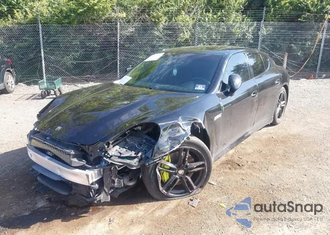 2013 Porsche Panamera 4 из США, поврежденный, VIN WP0AA2A79DL015495